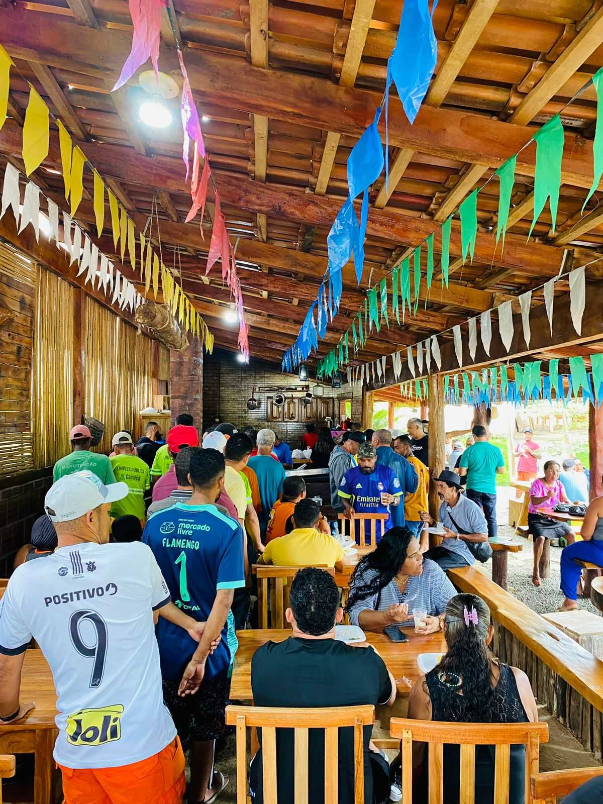 Camacã: Respeito e admiração; Prefeitura comemora o Dia do Gari com café da manhã